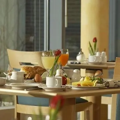 IntercityHotel Düsseldorf 4*,