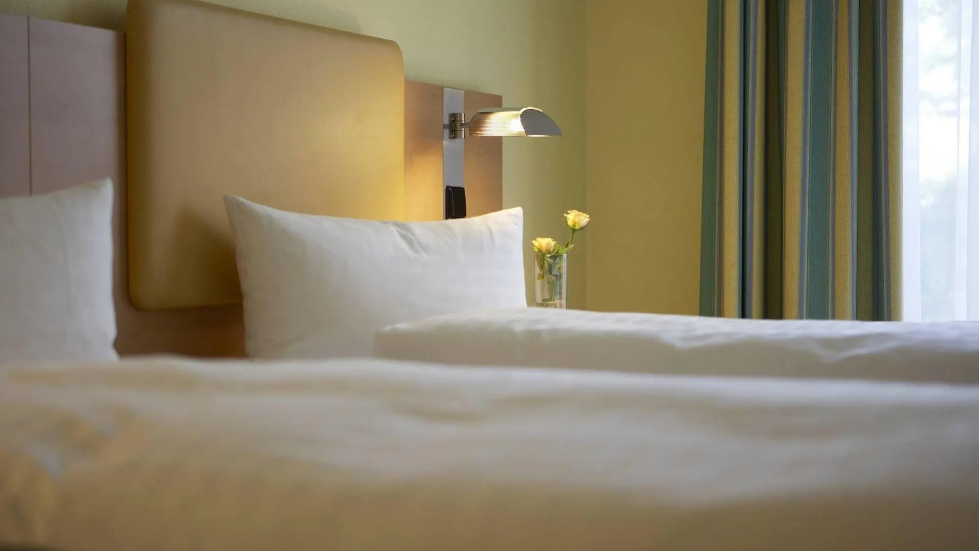 IntercityHotel Düsseldorf 4*,